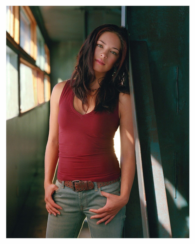 KristinLauraKreuk02.thumb.jpeg.d30da3569d45c5df9bf3feb743265303.jpeg