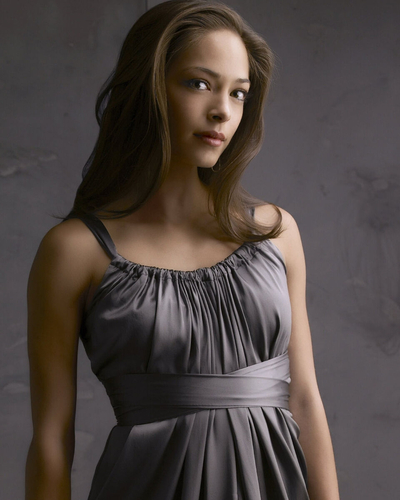 KristinLauraKreuk05.thumb.jpg.12ced667ff65f96067524b449c005a20.jpg